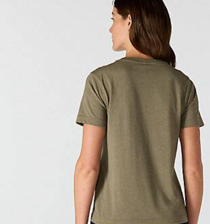 Meet the everyday tee you’ll reach for without thinking. This relaxed-fit, midweight tee keeps things simple with a rib-knit crew neck, a practical chest pocket, and a flat-bottom hem that layers easily no matter where the day takes you.